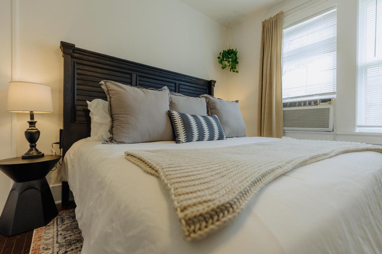 Historic Revival King Bed Midtown Memphis 66 Fast Wifi Free Parking Yes Pets Vila Exterior foto